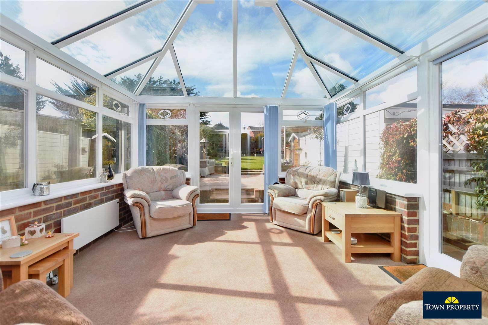 Property Details for Willingdon Park Drive Eastbourne East Sussex BN22 0DB Town Property